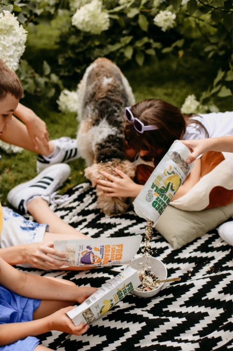 Bio Granola Fred The Snake - Mango i Czarna Porzeczka 200 g Bio Granola Fred The Snake - Mango i Czarna Porzeczka 200 g